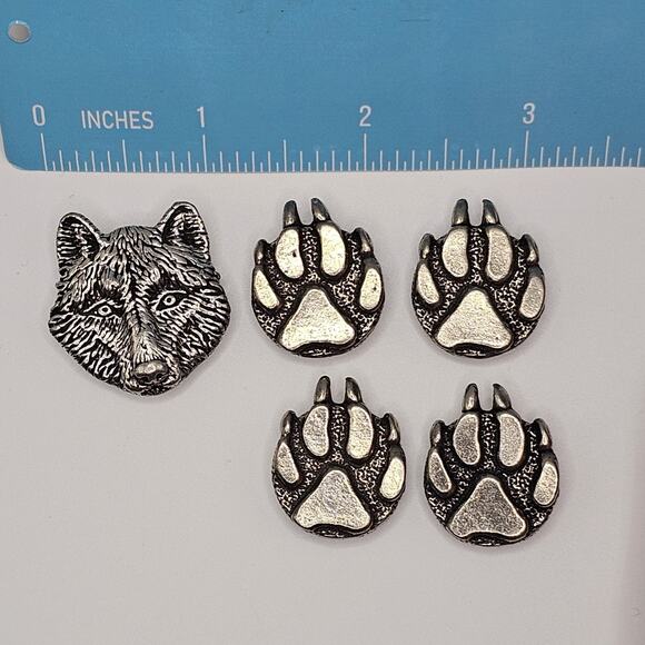 Vintage Button Covers Wolf Head Paw Set of 5 Silvertone Southwest Scouting Acces - Picture 5 of 5